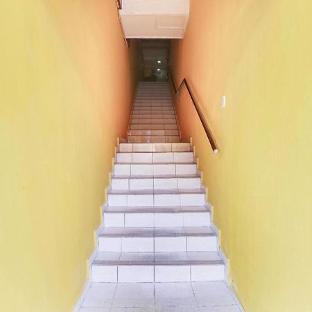 Oyo 89406 Lucky Budget Hotel نيلاي المظهر الخارجي الصورة