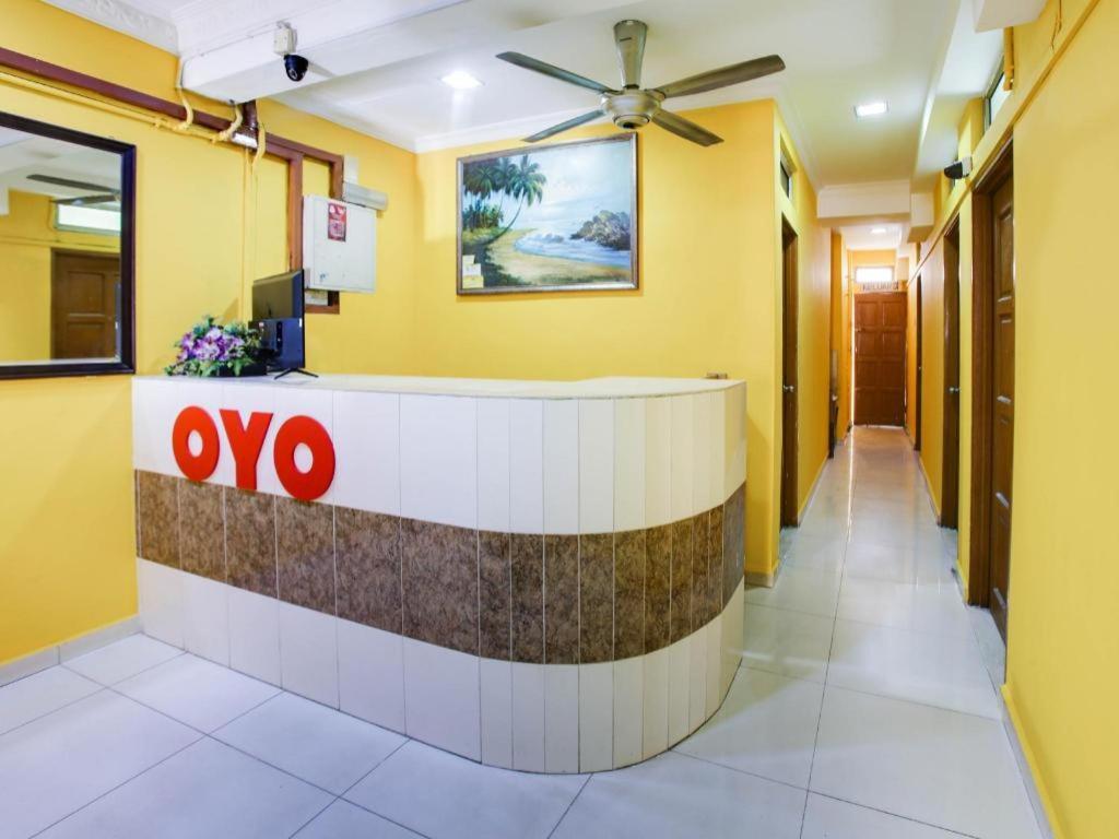 Oyo 89406 Lucky Budget Hotel نيلاي المظهر الخارجي الصورة