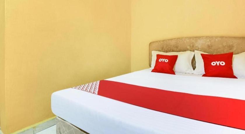 Oyo 89406 Lucky Budget Hotel نيلاي المظهر الخارجي الصورة