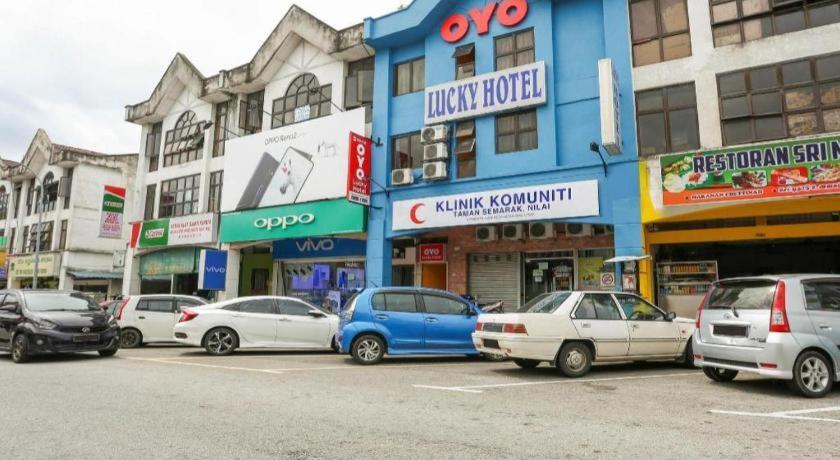 Oyo 89406 Lucky Budget Hotel نيلاي المظهر الخارجي الصورة
