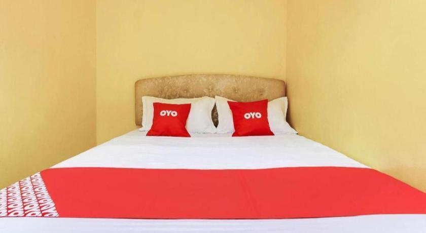 Oyo 89406 Lucky Budget Hotel نيلاي المظهر الخارجي الصورة